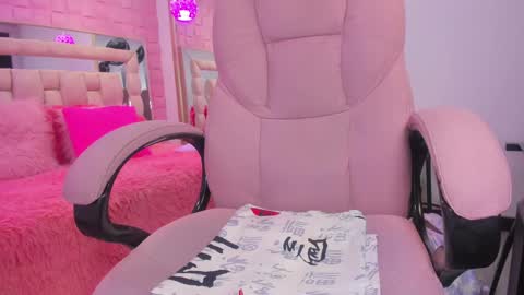 Laura online show from 03.02.25