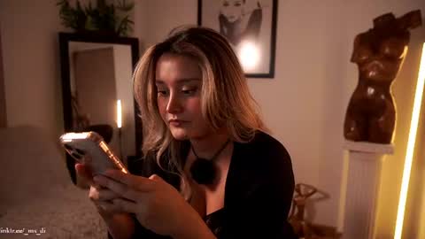 Snapshot of _lady_di chatting on 07.10.26 Not on OF Some stuff for sale online show from 07.10.26