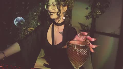 Lady Luna online show from 01.17.25