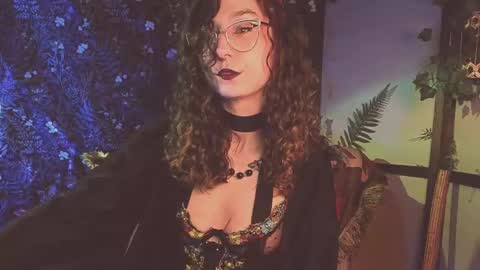 Lady Luna online show from 02.11.25