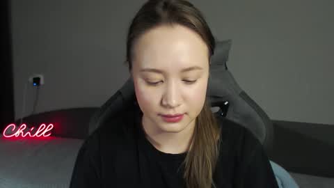 _lalune_ online show from 11.28.25