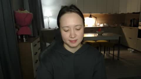 _lalune_ online show from 02.18.26