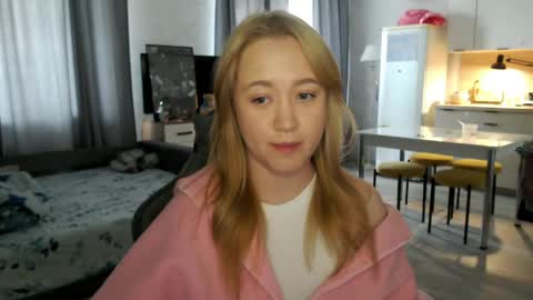 _lalune_ online show from 05.14.26