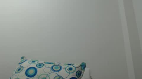 Snapshot of _laureneyes chatting on 12.15.24 Lauren 3 online show from 12.15.24