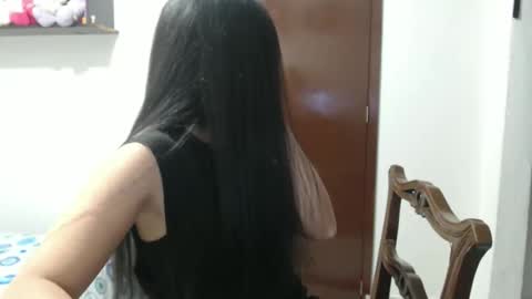 Snapshot of _laureneyes chatting on 12.14.25 Lauren 3 online show from 12.14.25