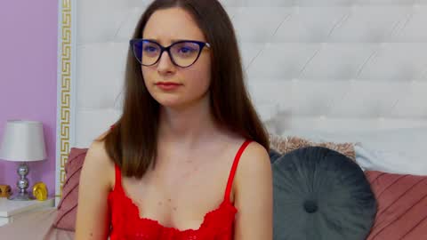 Snapshot of _lenapaul_ chatting on 02.06.25 Lena Paul online show from 02.06.25