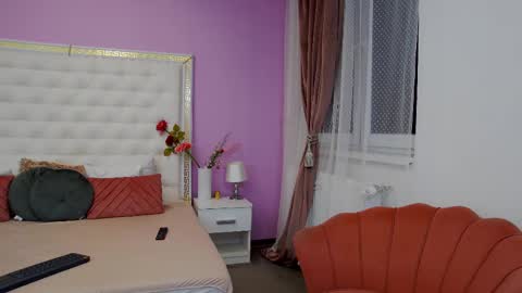 Snapshot of _lenapaul_ chatting on 02.10.25 Lena Paul online show from 02.10.25