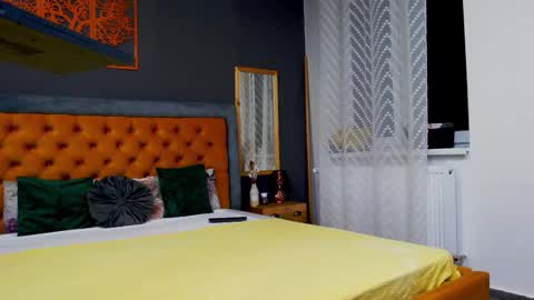 Snapshot of _lenapaul_ chatting on 02.20.25 Lena Paul online show from 02.20.25