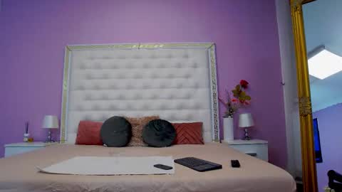 Snapshot of _lenapaul_ chatting on 09.11.25 Lena Paul online show from 09.11.25