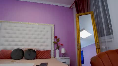 Snapshot of _lenapaul_ chatting on 09.12.25 Lena Paul online show from 09.12.25