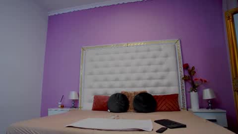 Snapshot of _lenapaul_ chatting on 09.15.25 Lena Paul online show from 09.15.25