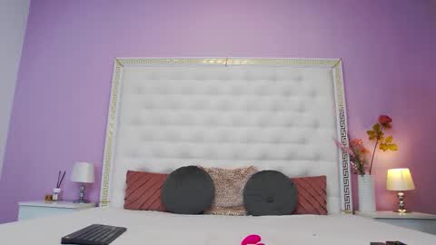 Snapshot of _lenapaul_ chatting on 11.12.25 Lena Paul online show from 11.12.25