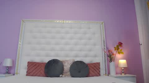 Snapshot of _lenapaul_ chatting on 12.01.25 Lena Paul online show from 12.01.25