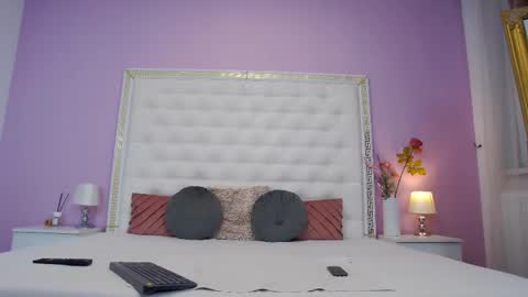 Snapshot of _lenapaul_ chatting on 12.04.25 Lena Paul online show from 12.04.25