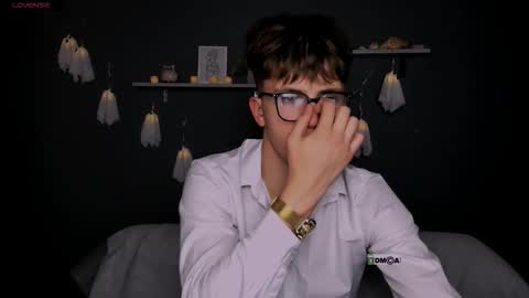 Snapshot of _leo_lust chatting on 10.29.25 _leo_lust online show from 10.29.25