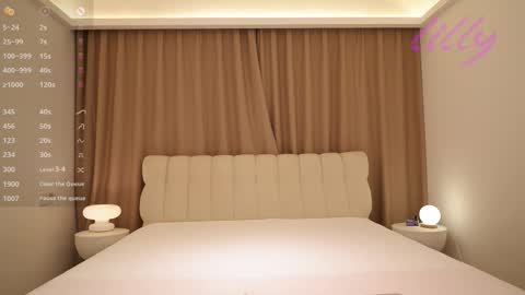 Snapshot of _lillilly_ chatting on 10.07.25 _lillilly_ online show from 10.07.25