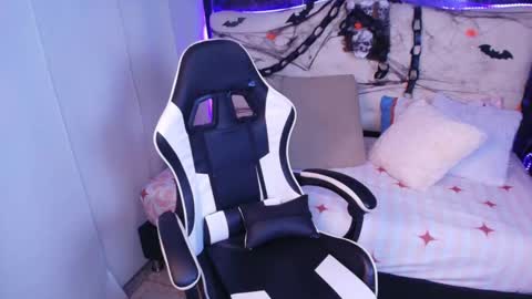 Liily online show from 10.31.25