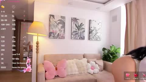 Lina. online show from 12.15.25