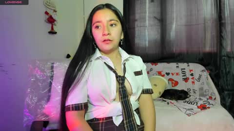 Snapshot of _litle_mily_ chatting on 12.21.24 Mily online show from 12.21.24