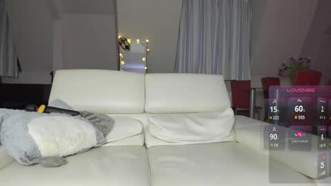 Snapshot of _little_minxxx_ chatting on 02.17.25 Julia online show from 02.17.25