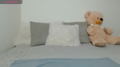 Snapshot of _little_misss chatting on 01.15.25 Mila  online show from 01.15.25