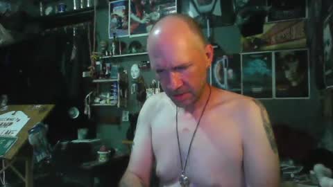 Snapshot of _longfellow chatting on 06.20.26 That guy online show from 06.20.26