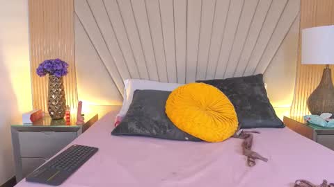 Snapshot of _loren_sweet chatting on 02.05.26 Luisa merrid online show from 02.05.26