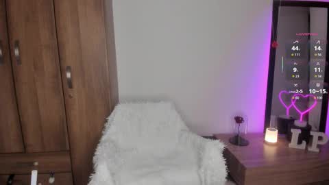   online show from 10.07.25