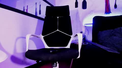 MISS LUNA online show from 01.05.25