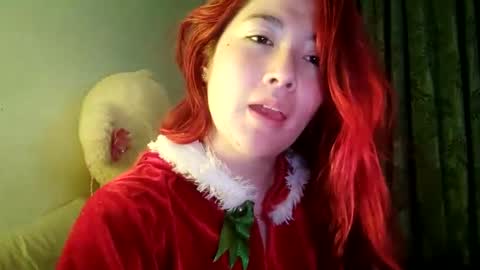 Snapshot of _lunaa__ chatting on 12.31.24 _lunaa__ online show from 12.31.24