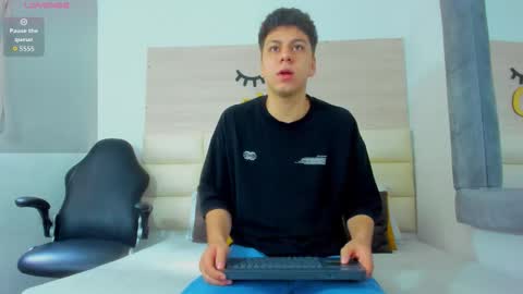 Snapshot of _maaf chatting on 10.28.25 _maaf online show from 10.28.25