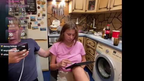 Snapshot of _magic_kis chatting on 09.09.25 _magic_kis online show from 09.09.25