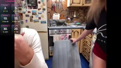 Snapshot of _magic_kis chatting on 09.23.25 _magic_kis online show from 09.23.25