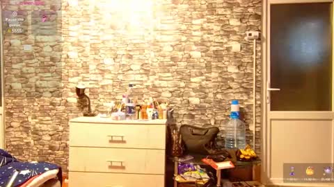 Snapshot of _mari___ chatting on 12.24.24  Mari  online show from 12.24.24