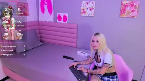 Snapshot of _mariangel1 chatting on 06.17.26 _mariangel1 online show from 06.17.26