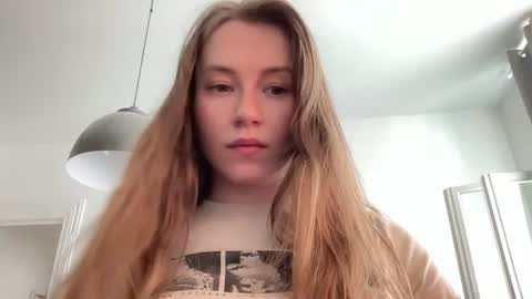 Snapshot of _mavka chatting on 07.17.26 Elisa online show from 07.17.26