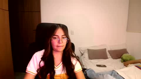 Snapshot of _maxxx1_ chatting on 06.17.26 max and abby online show from 06.17.26