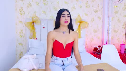 Mia Monroe online show from 12.16.25