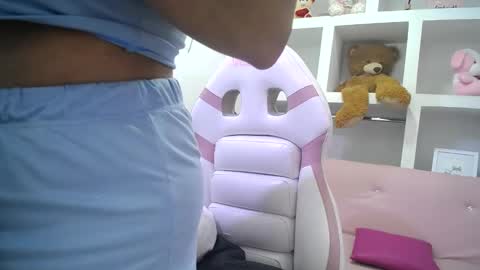  Mia  online show from 01.22.25