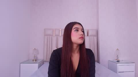 Mia  online show from 04.13.26