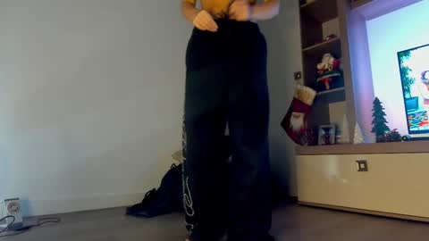 AstrideVonTeese online show from 12.21.25