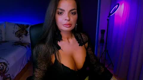 Snapshot of _milani_ chatting on 05.04.26 Milani online show from 05.04.26