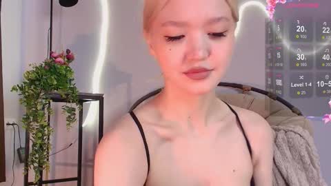 Snapshot of _milli_sun chatting on 09.18.25 Kim online show from 09.18.25