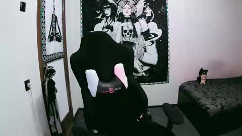 Snapshot of _millisi_ chatting on 03.06.25 Millisi online show from 03.06.25