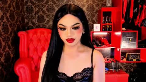 Raven Strauss online show from 09.09.25