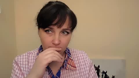 Snapshot of _miranda_sun chatting on 12.04.24 Miranda online show from 12.04.24