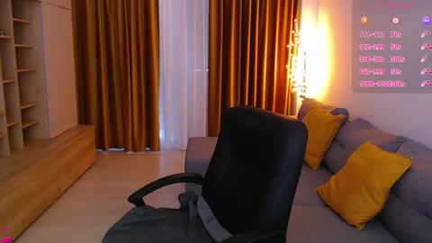 Snapshot of _miss_mia chatting on 06.16.26 Mia online show from 06.16.26