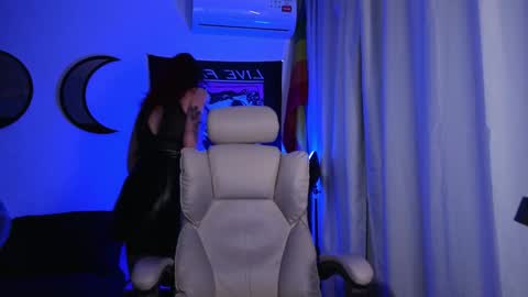 Miss Eva. if anyone in NYK to fuck here is sissy sn -  online show from 02.04.25