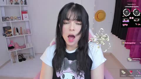 Hanna  Idependent Model   online show from 01.30.25