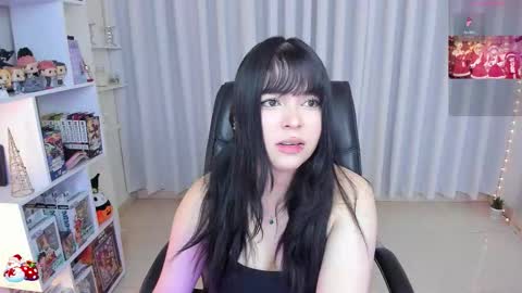 Hanna  Idependent Model   online show from 11.21.25